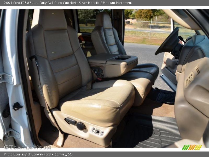 Silver Metallic / Medium Parchment 2004 Ford F250 Super Duty FX4 Crew Cab 4x4