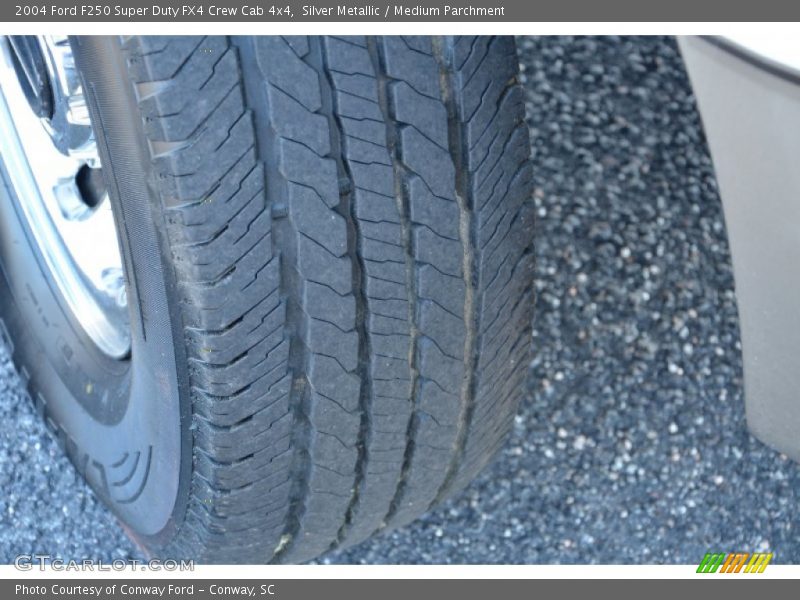 Silver Metallic / Medium Parchment 2004 Ford F250 Super Duty FX4 Crew Cab 4x4