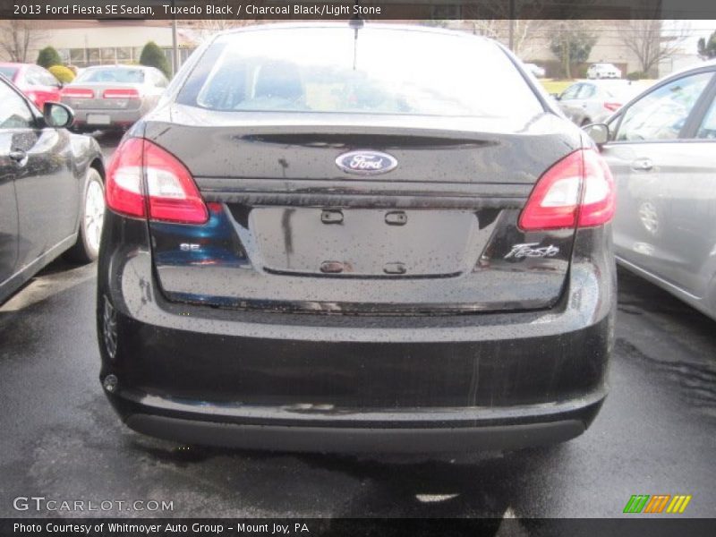 Tuxedo Black / Charcoal Black/Light Stone 2013 Ford Fiesta SE Sedan