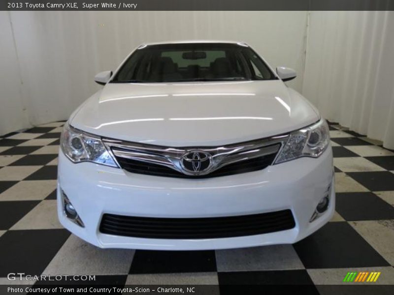 Super White / Ivory 2013 Toyota Camry XLE