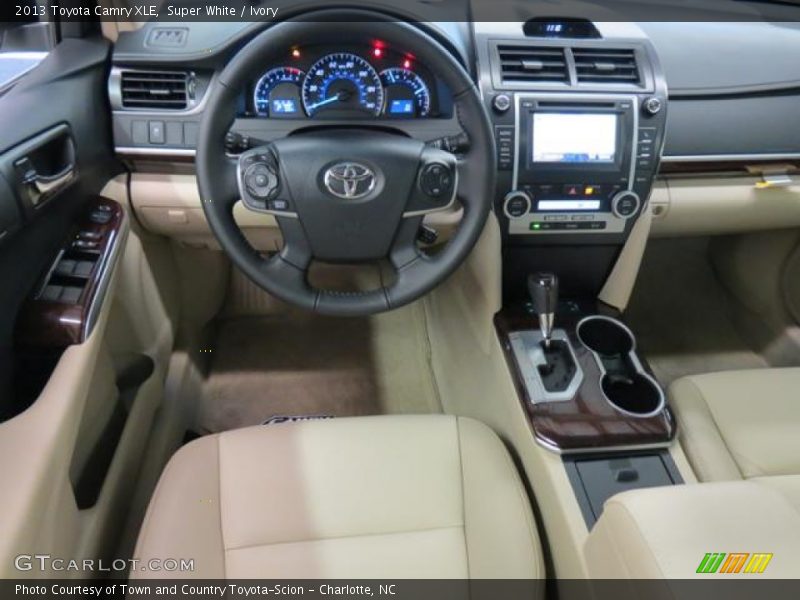 Super White / Ivory 2013 Toyota Camry XLE