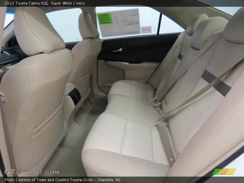 Super White / Ivory 2013 Toyota Camry XLE