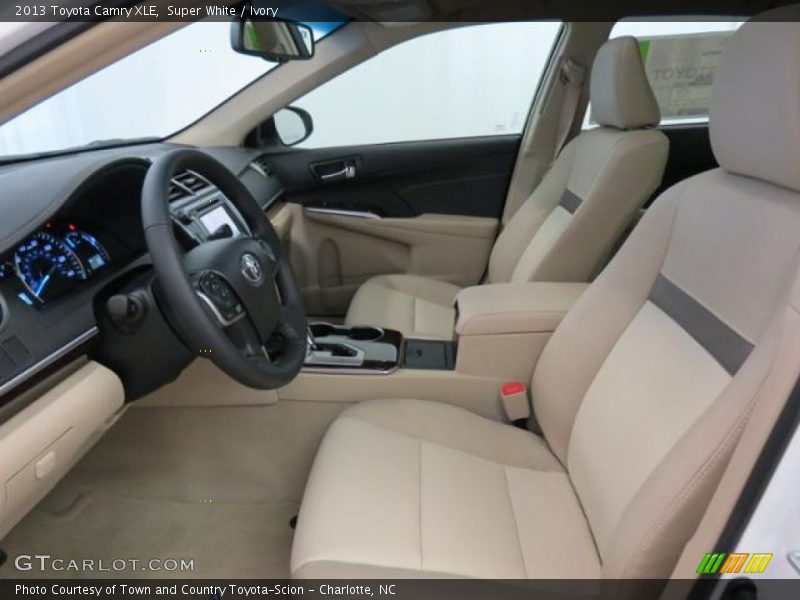 Super White / Ivory 2013 Toyota Camry XLE