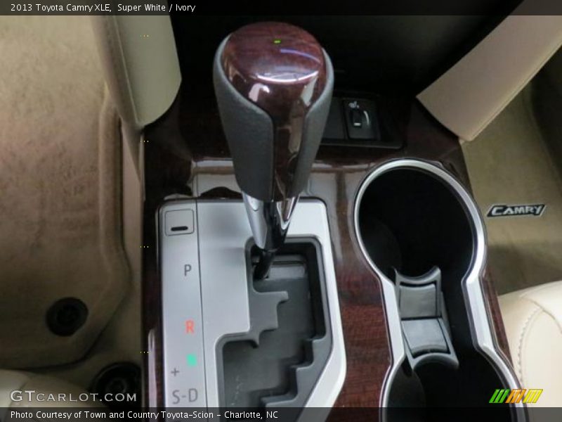 Super White / Ivory 2013 Toyota Camry XLE