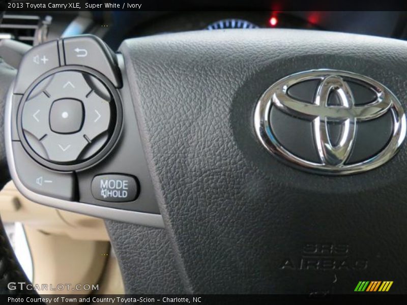 Super White / Ivory 2013 Toyota Camry XLE