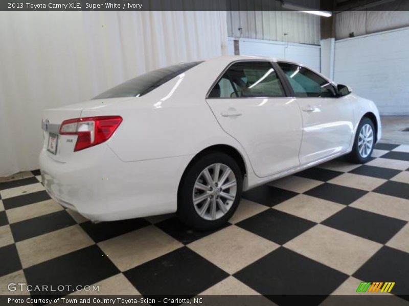 Super White / Ivory 2013 Toyota Camry XLE
