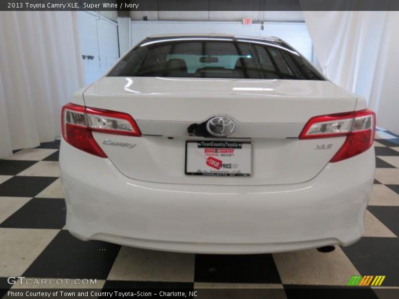 Super White / Ivory 2013 Toyota Camry XLE