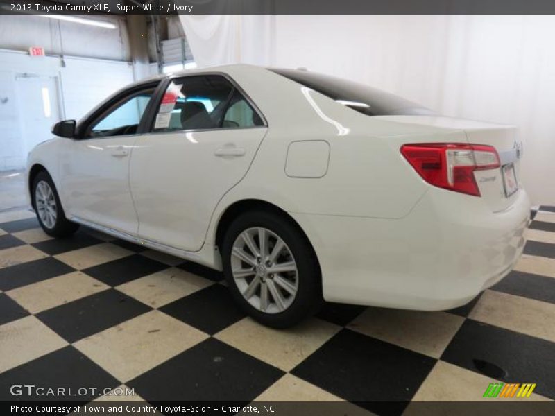 Super White / Ivory 2013 Toyota Camry XLE