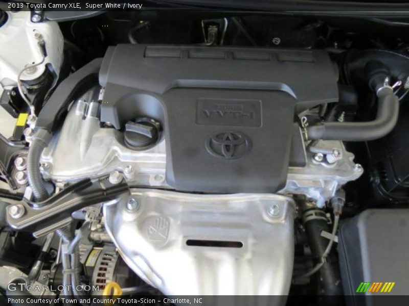 Super White / Ivory 2013 Toyota Camry XLE
