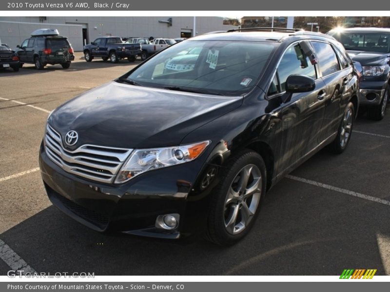 Front 3/4 View of 2010 Venza V6 AWD