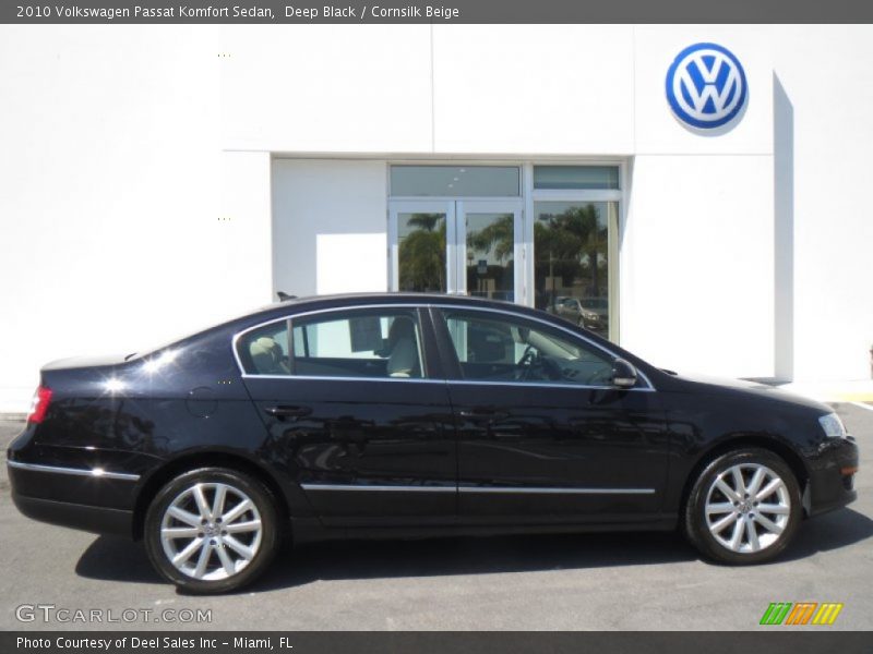 Deep Black / Cornsilk Beige 2010 Volkswagen Passat Komfort Sedan