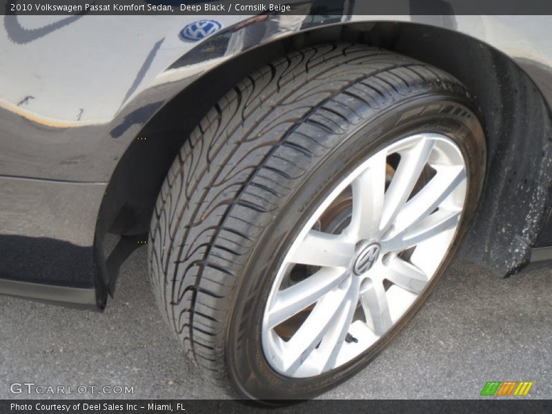 Deep Black / Cornsilk Beige 2010 Volkswagen Passat Komfort Sedan