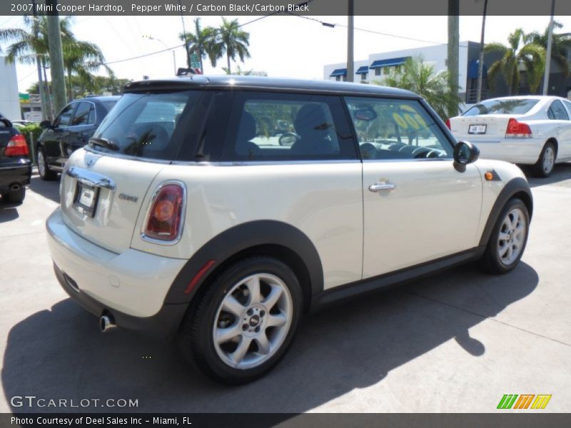 Pepper White / Carbon Black/Carbon Black 2007 Mini Cooper Hardtop