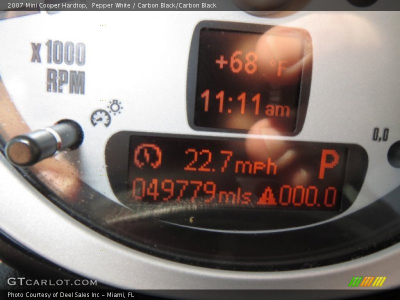 Pepper White / Carbon Black/Carbon Black 2007 Mini Cooper Hardtop
