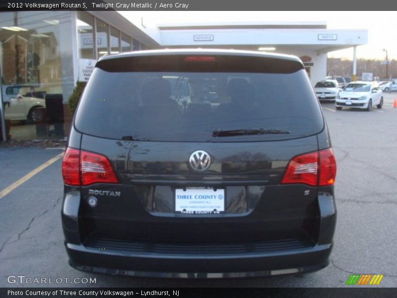 Twilight Gray Metallic / Aero Gray 2012 Volkswagen Routan S