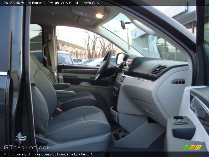 Twilight Gray Metallic / Aero Gray 2012 Volkswagen Routan S