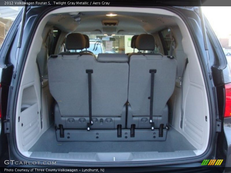 Twilight Gray Metallic / Aero Gray 2012 Volkswagen Routan S