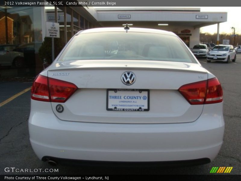 Candy White / Cornsilk Beige 2012 Volkswagen Passat 2.5L SE