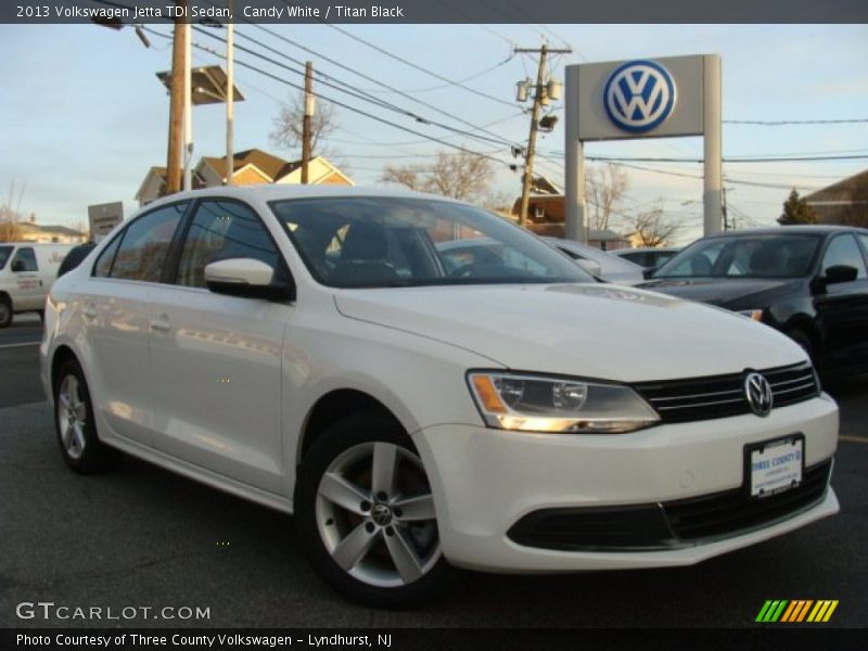 Candy White / Titan Black 2013 Volkswagen Jetta TDI Sedan
