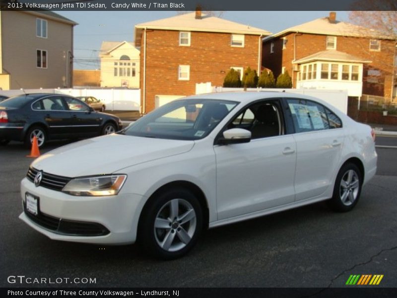 Candy White / Titan Black 2013 Volkswagen Jetta TDI Sedan