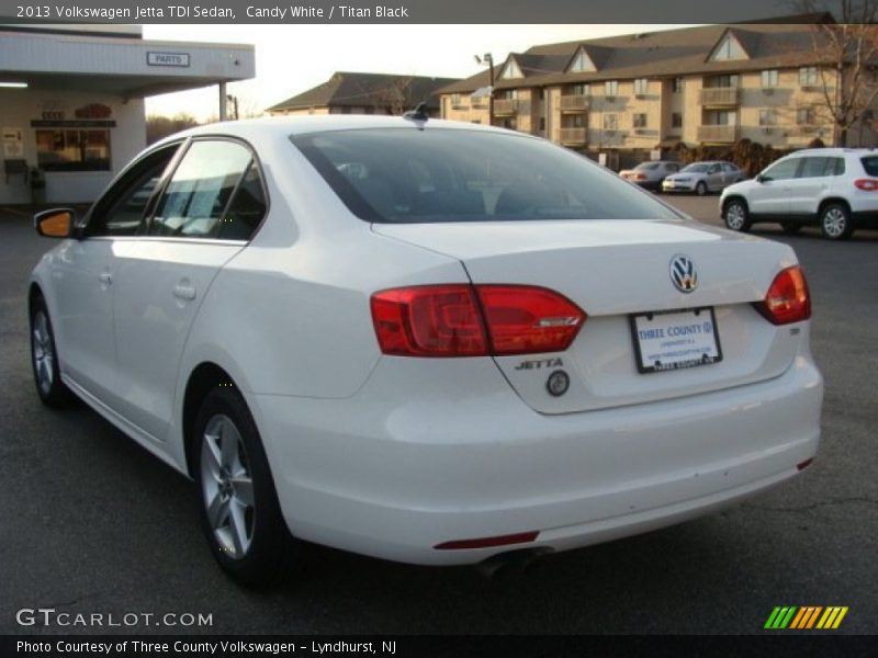 Candy White / Titan Black 2013 Volkswagen Jetta TDI Sedan