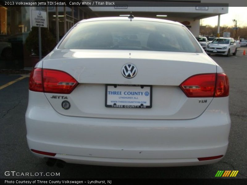Candy White / Titan Black 2013 Volkswagen Jetta TDI Sedan