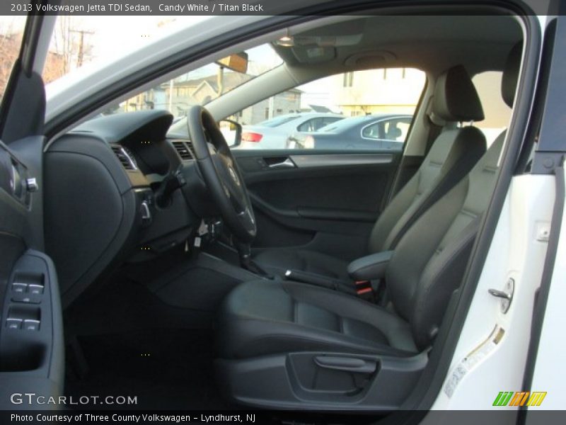 Candy White / Titan Black 2013 Volkswagen Jetta TDI Sedan