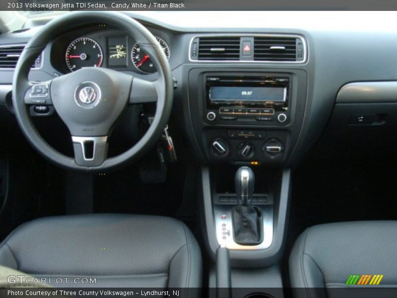 Candy White / Titan Black 2013 Volkswagen Jetta TDI Sedan