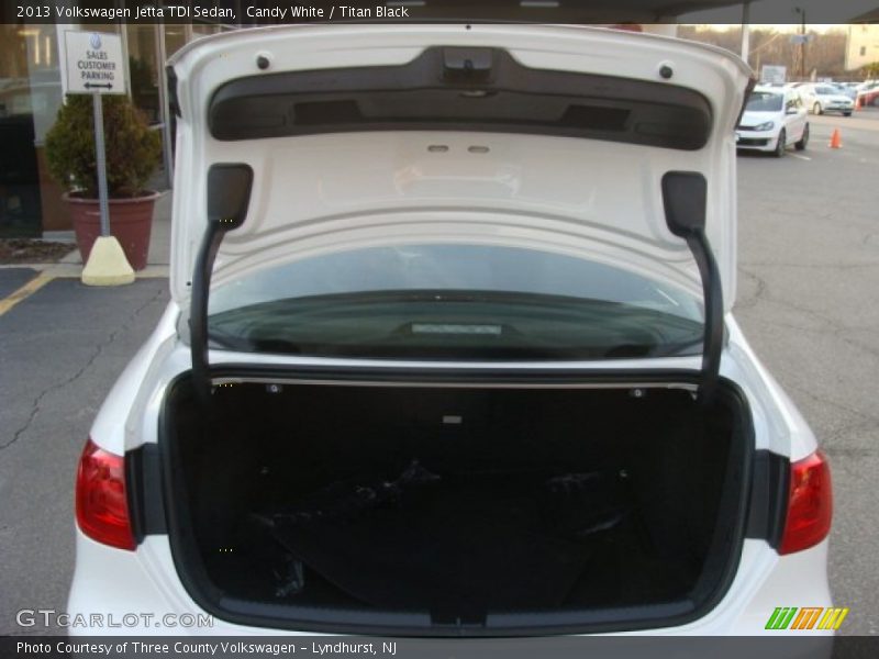 Candy White / Titan Black 2013 Volkswagen Jetta TDI Sedan