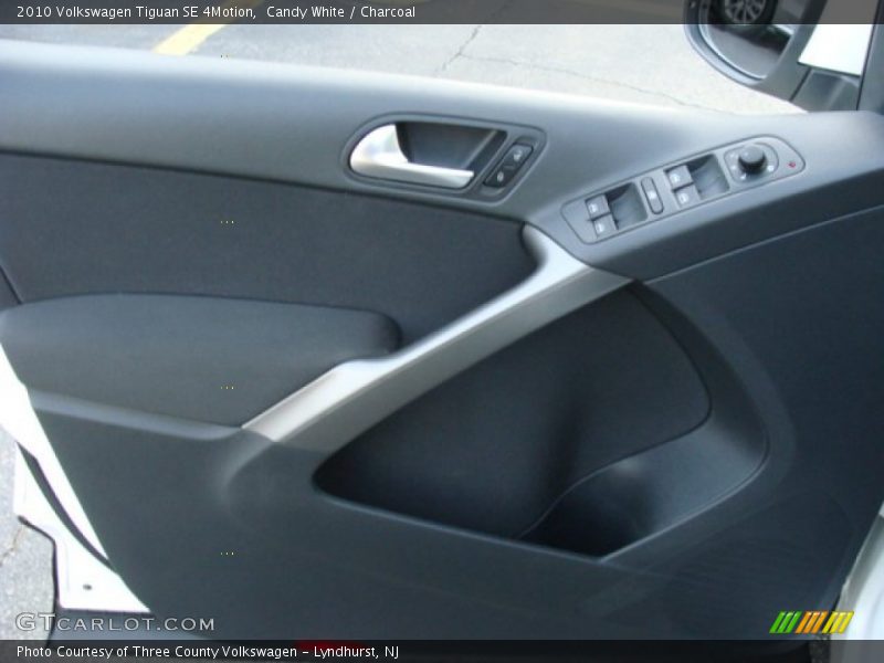 Candy White / Charcoal 2010 Volkswagen Tiguan SE 4Motion