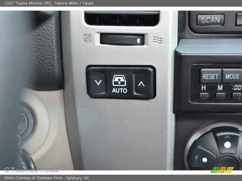 Natural White / Taupe 2007 Toyota 4Runner SR5