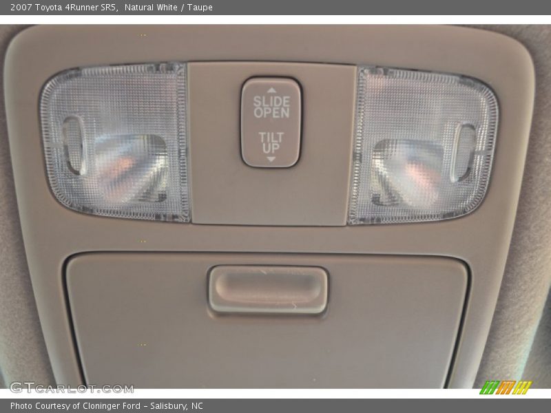 Natural White / Taupe 2007 Toyota 4Runner SR5