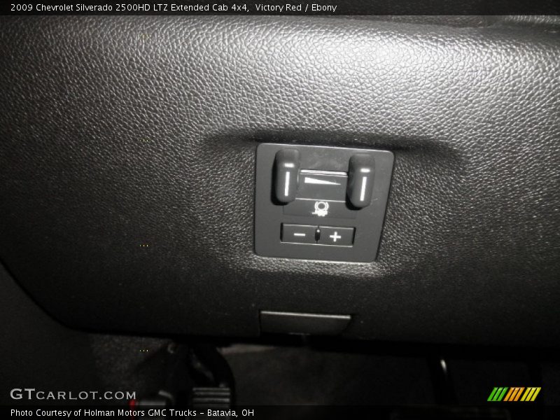 Controls of 2009 Silverado 2500HD LTZ Extended Cab 4x4