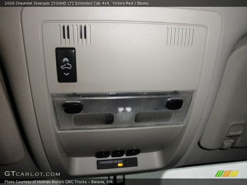 Controls of 2009 Silverado 2500HD LTZ Extended Cab 4x4