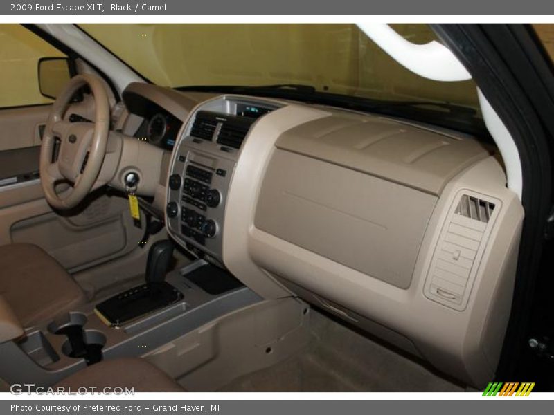 Black / Camel 2009 Ford Escape XLT