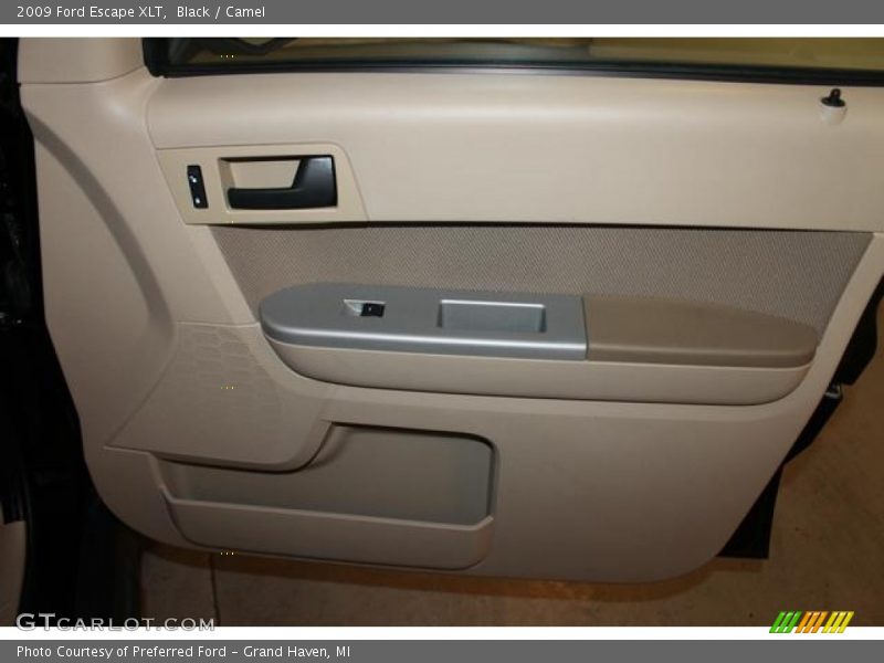 Black / Camel 2009 Ford Escape XLT
