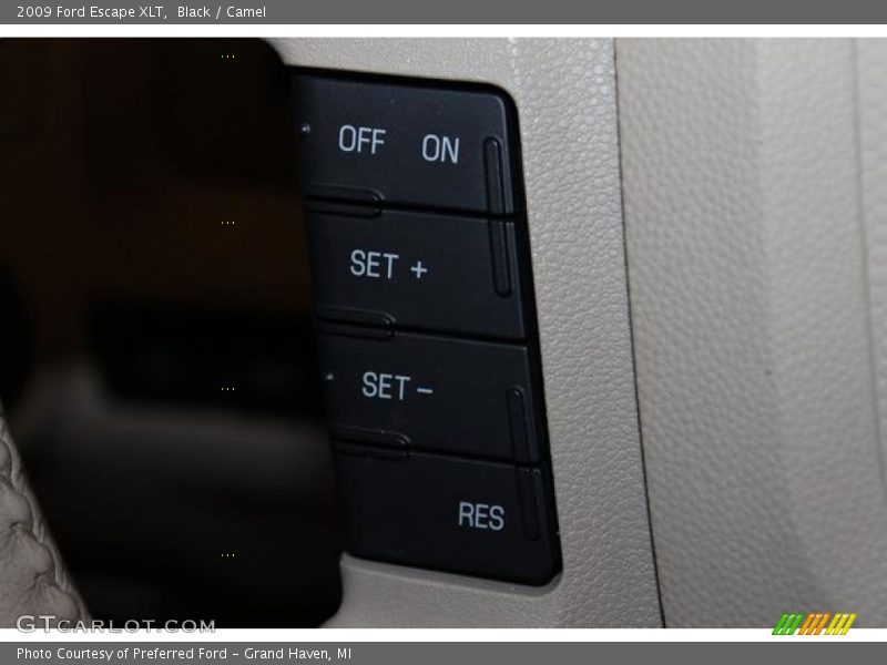 Black / Camel 2009 Ford Escape XLT