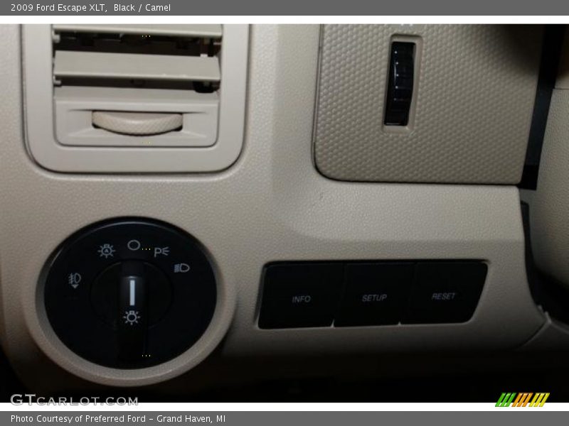 Black / Camel 2009 Ford Escape XLT