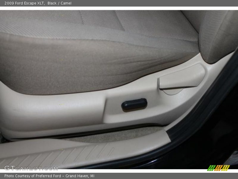 Black / Camel 2009 Ford Escape XLT
