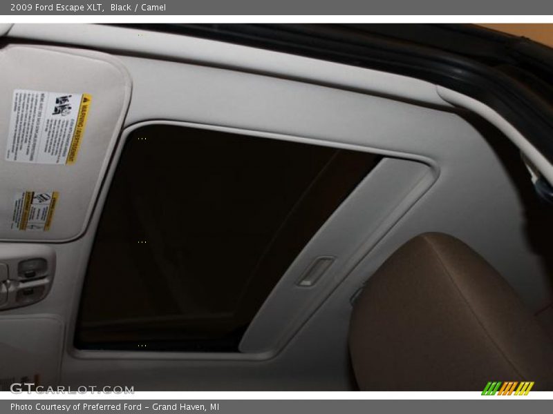 Black / Camel 2009 Ford Escape XLT