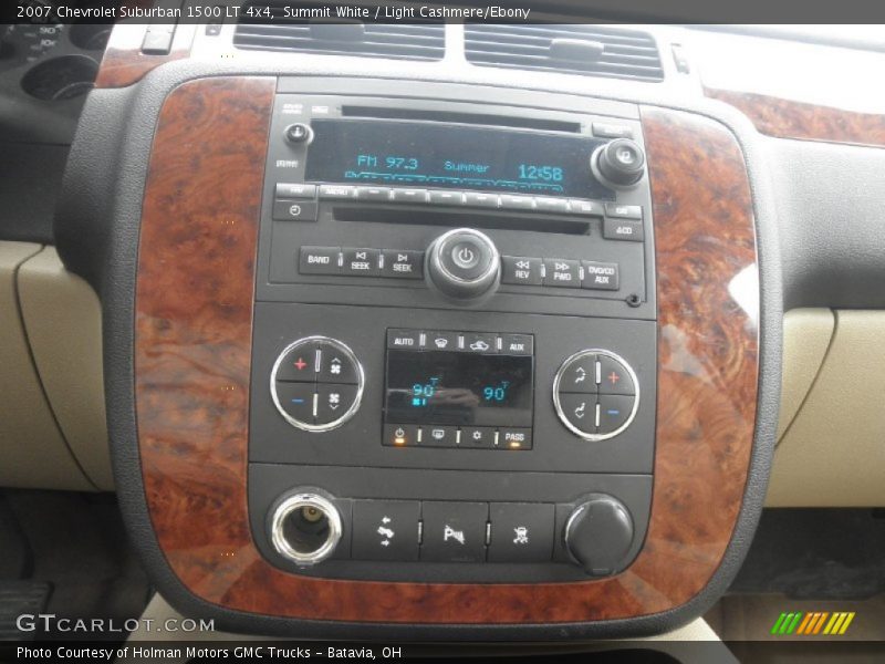 Controls of 2007 Suburban 1500 LT 4x4