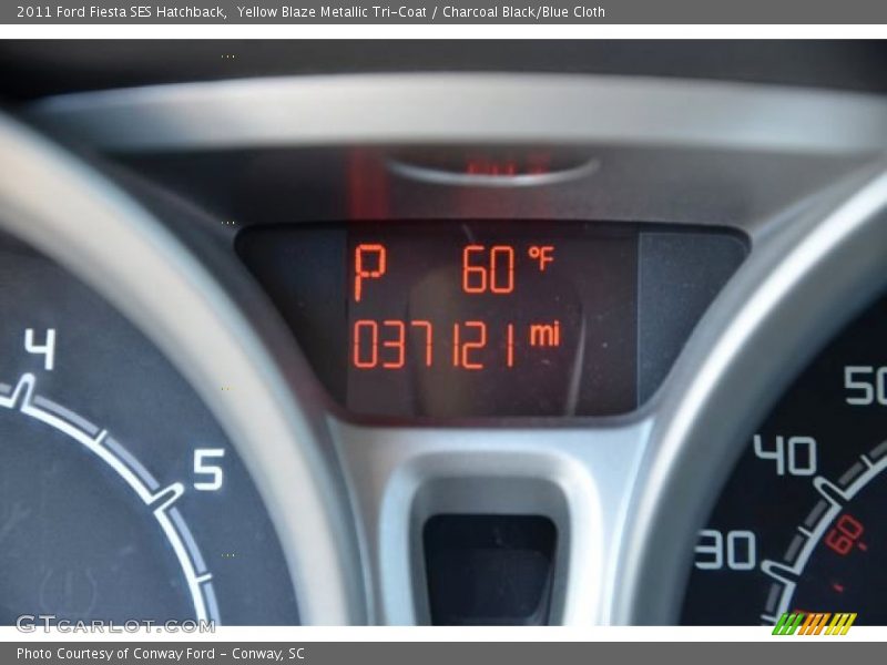 Yellow Blaze Metallic Tri-Coat / Charcoal Black/Blue Cloth 2011 Ford Fiesta SES Hatchback