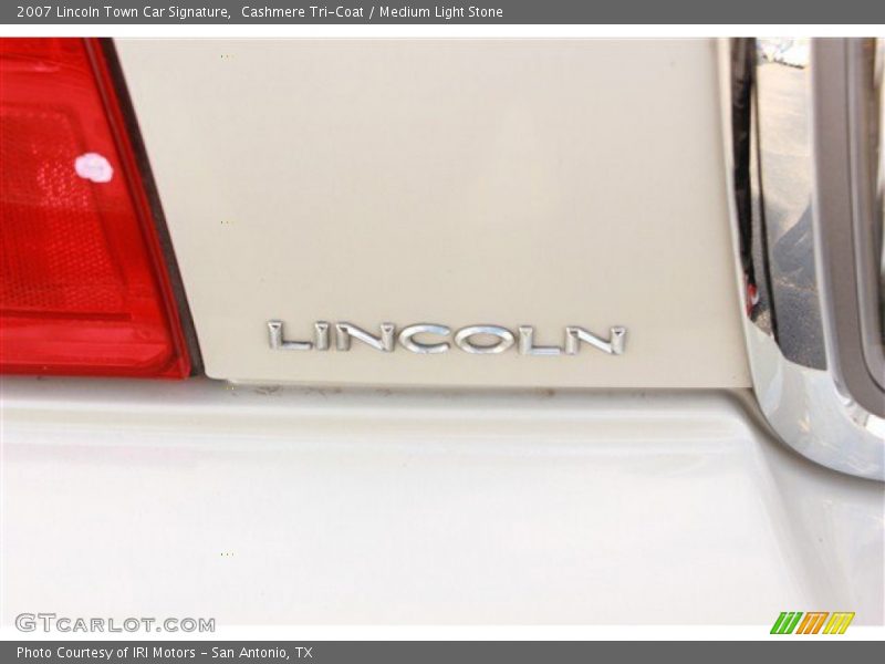 Cashmere Tri-Coat / Medium Light Stone 2007 Lincoln Town Car Signature