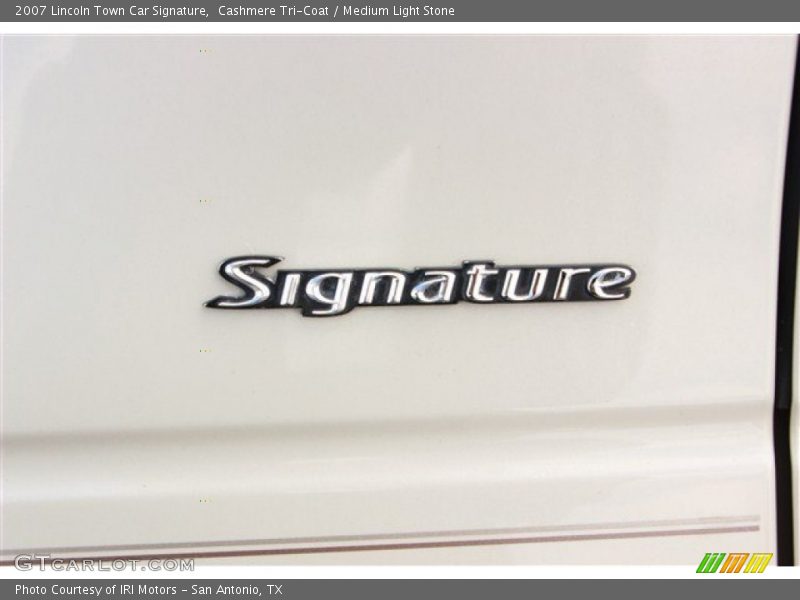 Cashmere Tri-Coat / Medium Light Stone 2007 Lincoln Town Car Signature