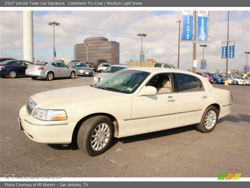 Cashmere Tri-Coat / Medium Light Stone 2007 Lincoln Town Car Signature