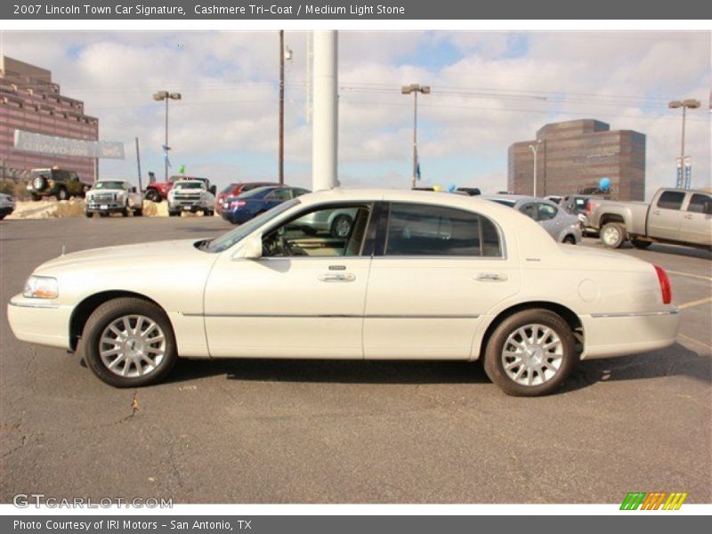 Cashmere Tri-Coat / Medium Light Stone 2007 Lincoln Town Car Signature