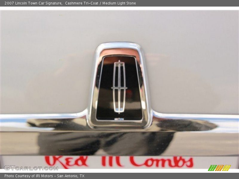 Cashmere Tri-Coat / Medium Light Stone 2007 Lincoln Town Car Signature