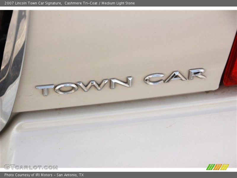 Cashmere Tri-Coat / Medium Light Stone 2007 Lincoln Town Car Signature