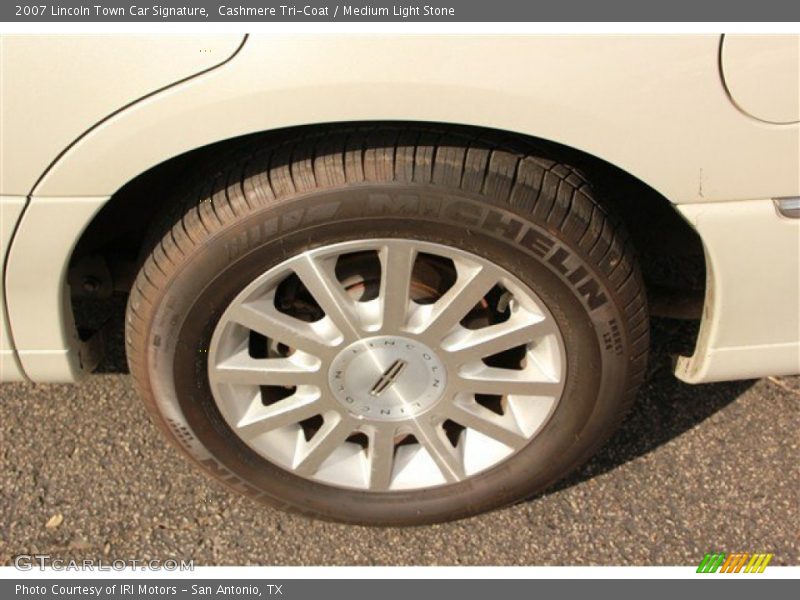 Cashmere Tri-Coat / Medium Light Stone 2007 Lincoln Town Car Signature