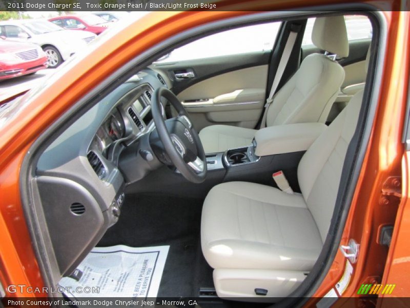 Toxic Orange Pearl / Black/Light Frost Beige 2011 Dodge Charger SE